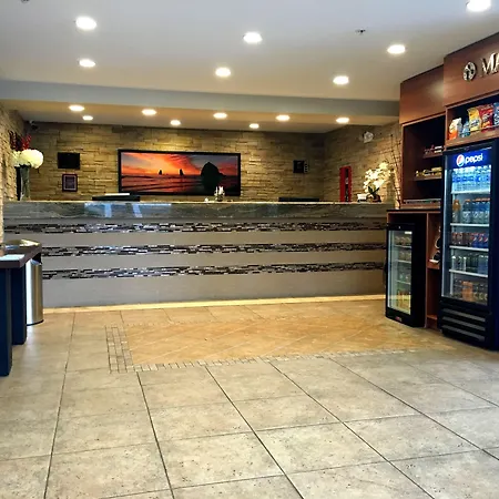 Ramada By Wyndham Portland-3