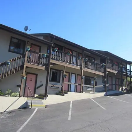 Monterey Fairgrounds Inn-2