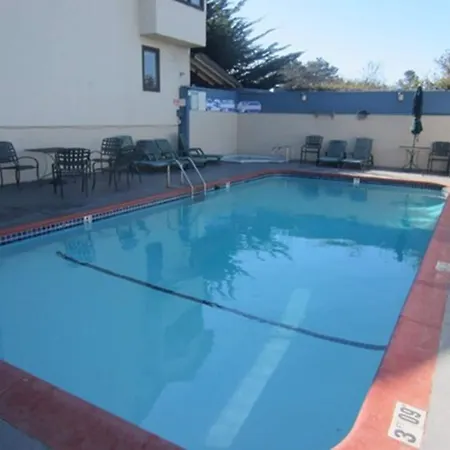 Monterey Fairgrounds Inn-3