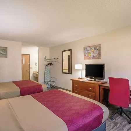 Econo Lodge Cedar Rapids South-2