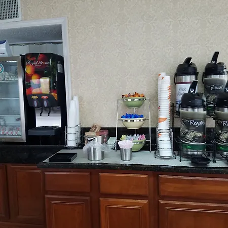Quality Suites Paducah I-24-3