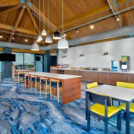 Fairfield Inn Rochester Airport-3