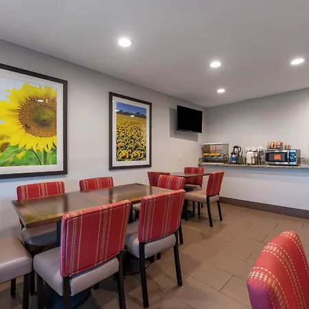 Comfort Inn & Suites Hays I-70-3