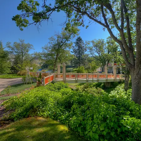 Ashland Hills Hotel & Suites-2