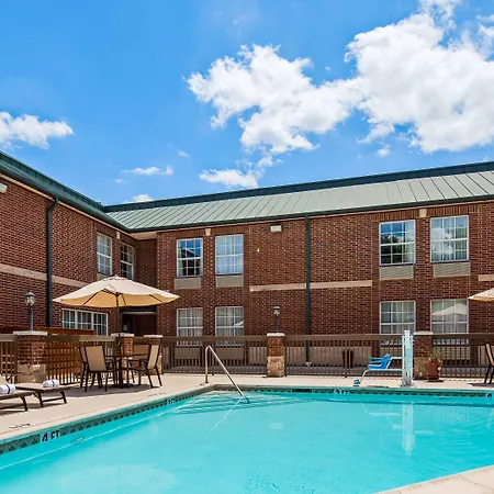 Clarion Pointe Addison - Dallas North-3