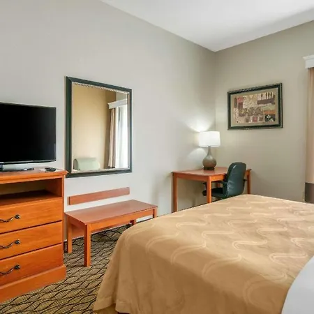 Quality Inn & Suites Jefferson City-2