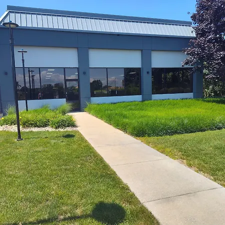 Spark By Hilton Stevensville-3