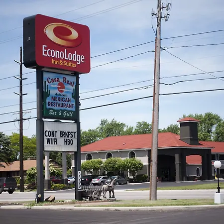 Econo Lodge Inn & Suites Sandusky South-2