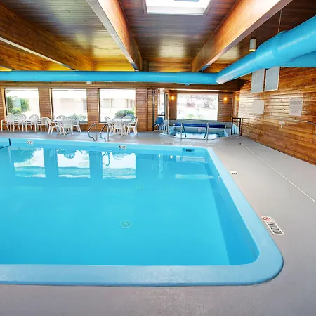 Country Inn & Suites By Radisson, Traverse City, Mi-3