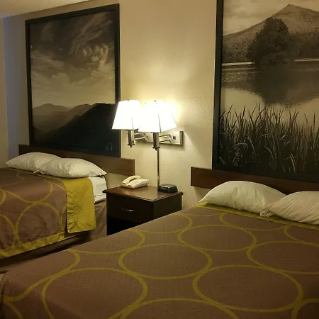 Super 8 By Wyndham Waynesboro-3