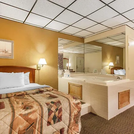 Rodeway Inn Sandusky North-2