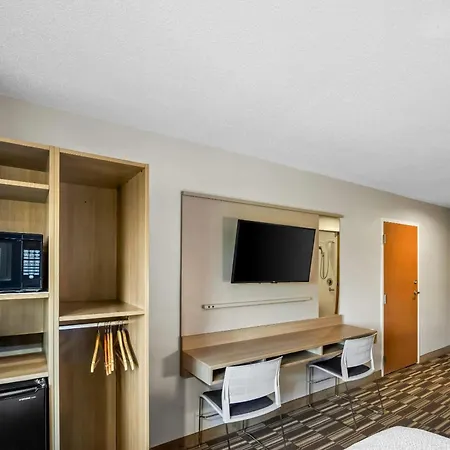 Microtel Inn By Wyndham Greensboro-3