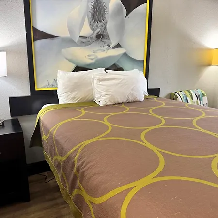 Super 8 By Wyndham Tupelo Airport-3