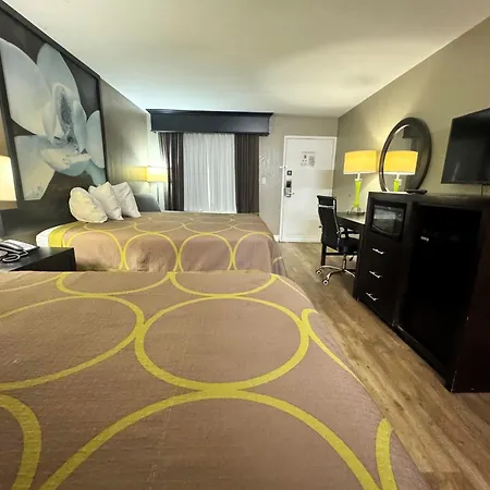 Super 8 By Wyndham Tupelo Airport-2
