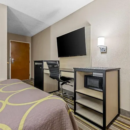 Super 8 By Wyndham Athens-3