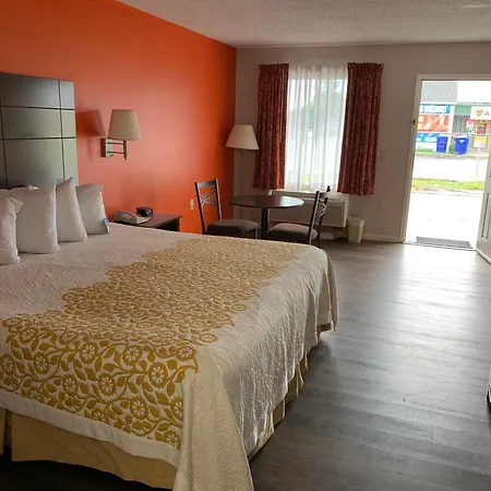 Days Inn By Wyndham Clinton-3