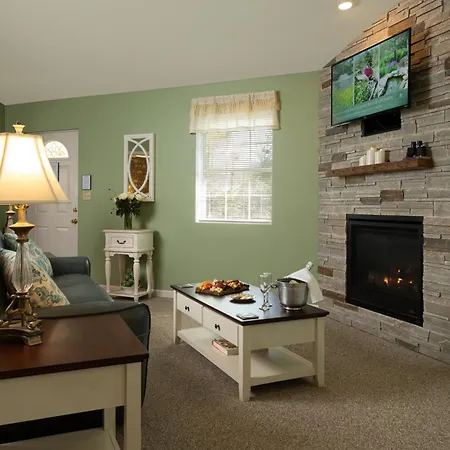 Hawk Valley Retreat & Cottages-2