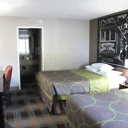 Super 8 By Wyndham Salinas-3