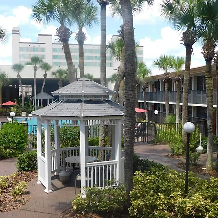 Ramada By Wyndham Kissimmee Gateway - Free Theme Park Shuttle-3