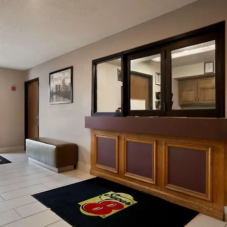Super 8 By Wyndham Richmond/Chamberlayne Rd-3