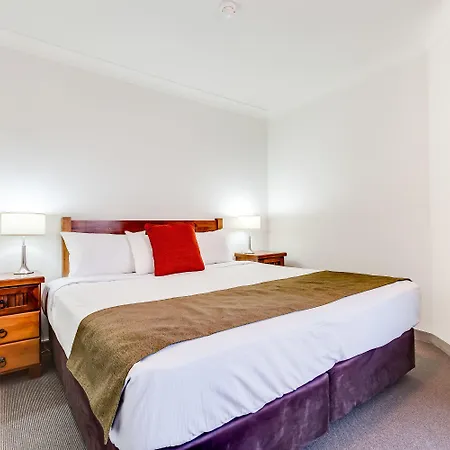 Hillcrest Apartment Hotel-3