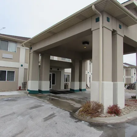 Quality Inn & Suites Omaha Chalco-2