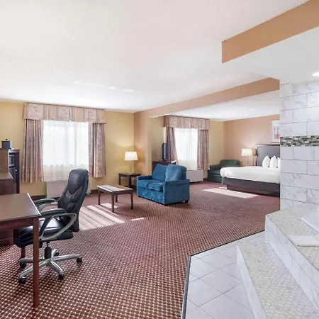 Quality Inn & Suites Bloomington University Area-2