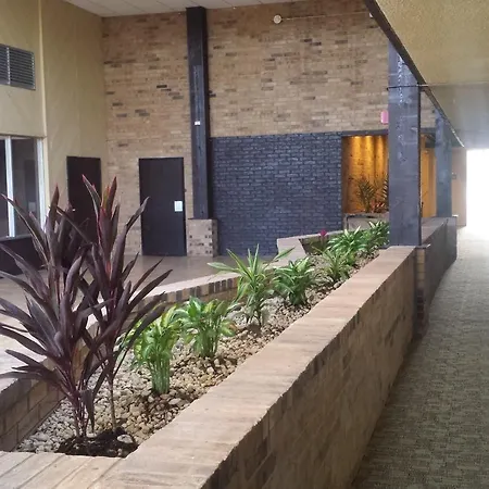 Days Inn By Wyndham Henryetta-2