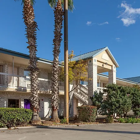 Econo Lodge San Antonio South-2
