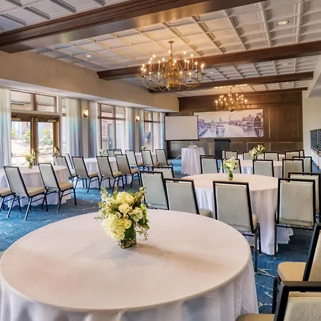 Doubletree By Hilton Port Huron-3