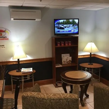 Super 8 By Wyndham Manchester Airport-3
