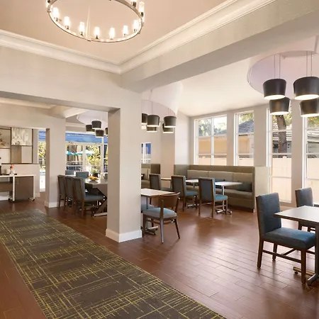 Hampton Inn & Suites Fort Lauderdale Airport-2