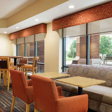 Hampton Inn West Des Moines Lake Drive-3