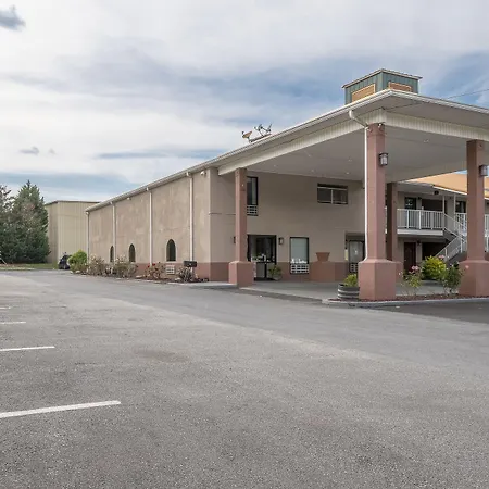 Red Roof Inn & Suites Rome-2