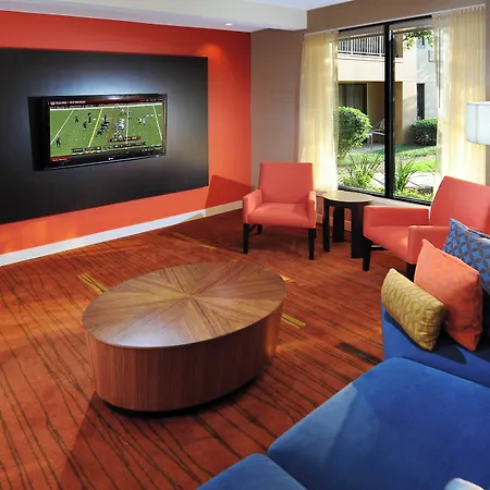 Courtyard By Marriott Houston Hobby Airport-3