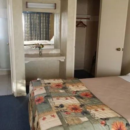 Travelers Beach Inn-2