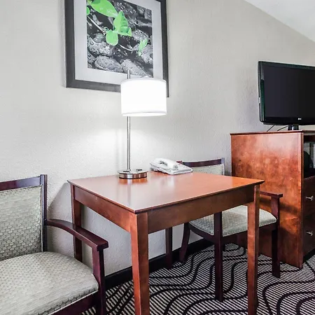 Quality Inn & Suites Altoona - Des Moines-2