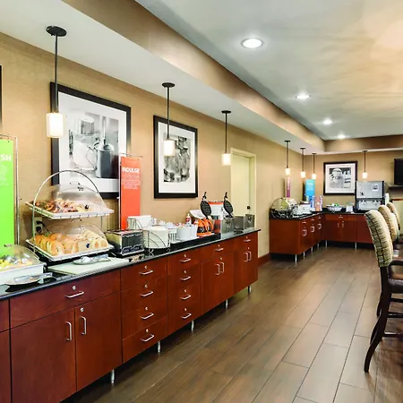 Hampton Inn Wichita-East-2