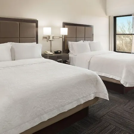 Hampton Inn Lawrence-3