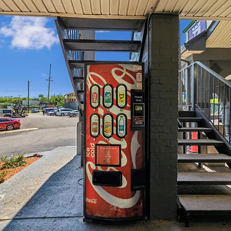 Knights Inn Antioch-3