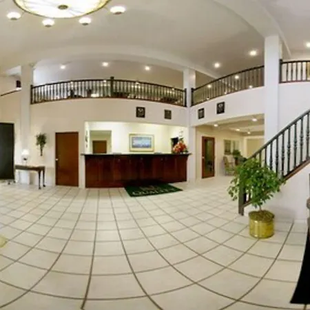 Days Inn & Suites By Wyndham Hickory-3