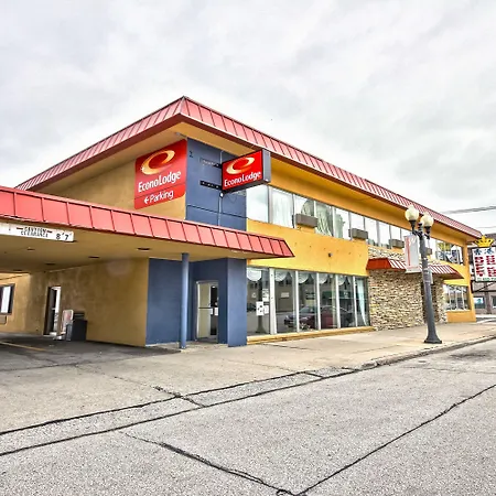 Days Inn By Wyndham Manitowoc-3
