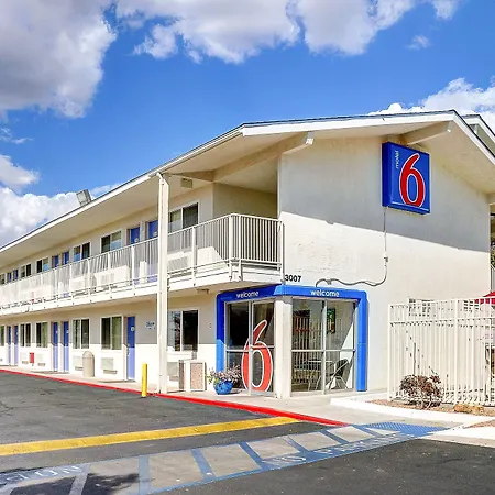 Motel 6 Santa Fe-2