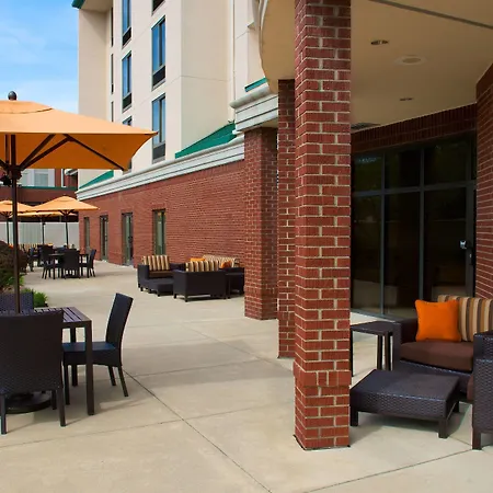 Courtyard By Marriott Bloomington-3