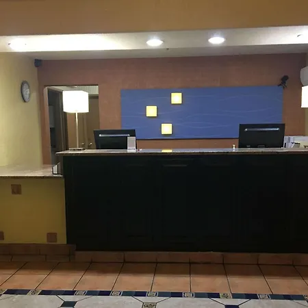 Ramada By Wyndham Santa Fe-3