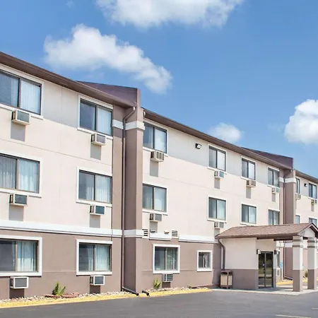 Boarders Inn & Suites By Cobblestone Hotels Waterloo Cedar Falls-2