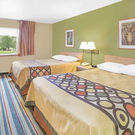 Super 8 By Wyndham East Moline-3