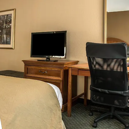 Quality Inn Southfield - Detroit-2