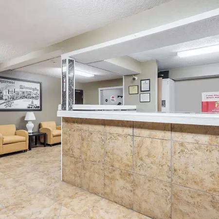 Super 8 By Wyndham Bloomington Normal-2