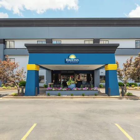 Days Inn By Wyndham Fort Smith-3